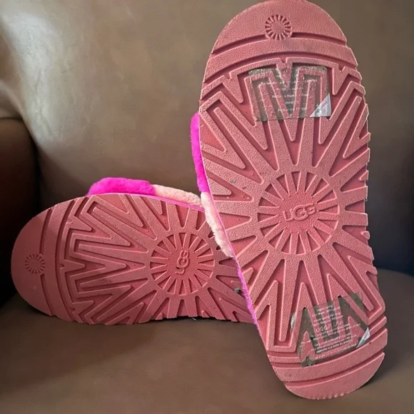 UGG Platform Fluff Sandal Slides - Picture 10 of 10